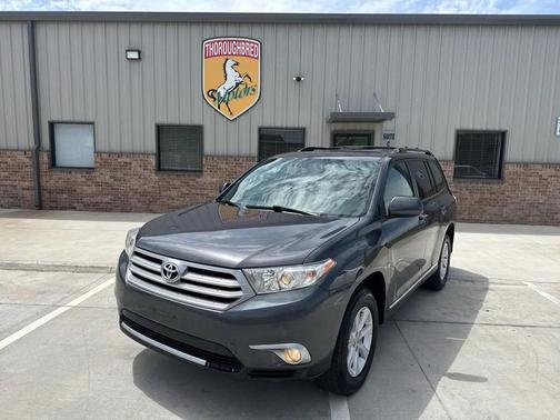 Gray 2012 Toyota Highlander Base