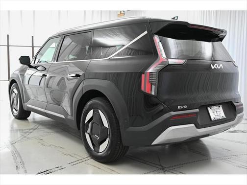 2026 Kia EV9 Wind