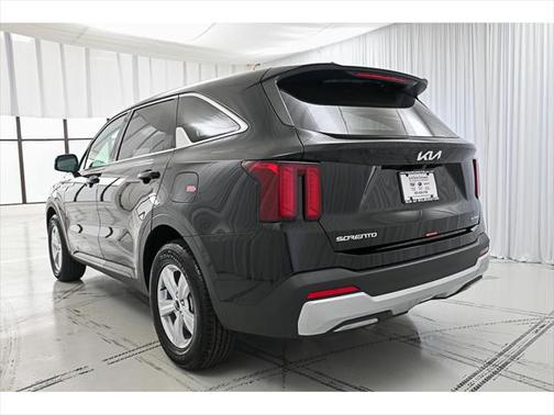 2025 Kia Sorento LX