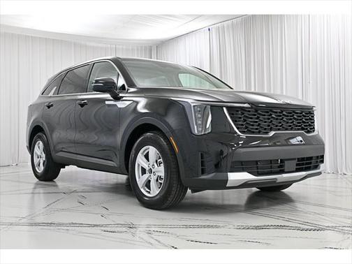 2025 Kia Sorento LX