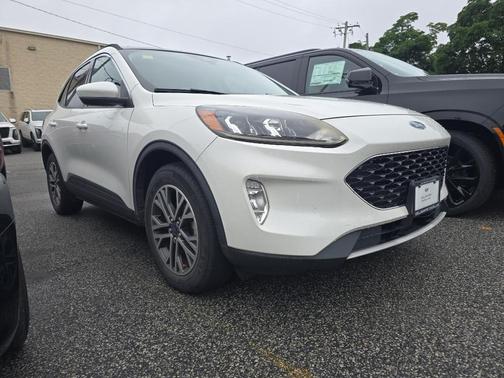 Star White Metallic Tri-Coat 2020 Ford Escape SEL