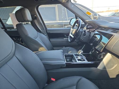 2023 Land Rover Range Rover P530 SE
