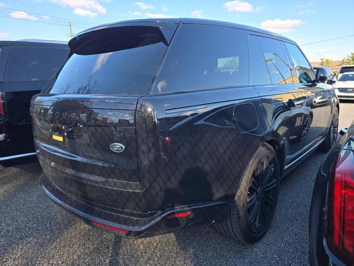 2023 Land Rover Range Rover P530 SE