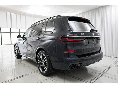 Carbon Black Metallic 2025 BMW X7 M60i