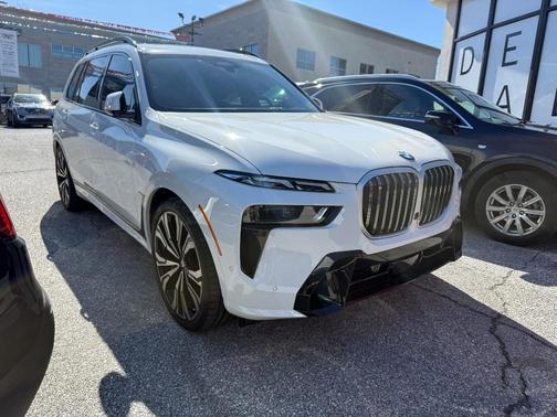 Alpine White 2025 BMW X7 xDrive40i