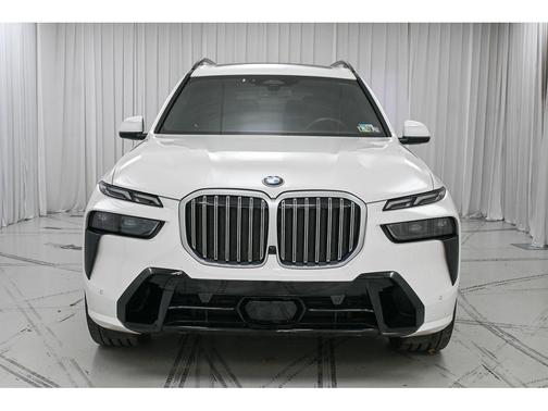 Alpine White 2025 BMW X7 xDrive40i