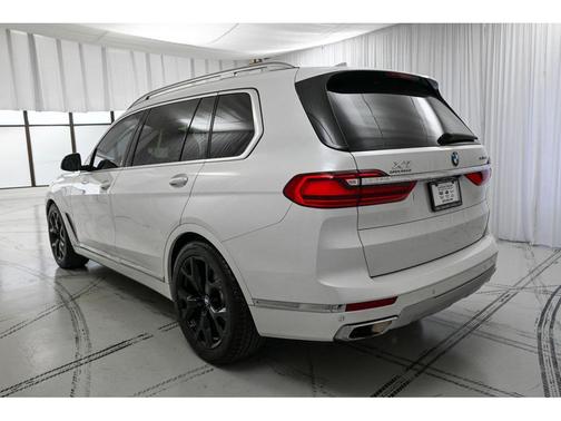 Mineral White Metallic 2020 BMW X7 xDrive40i