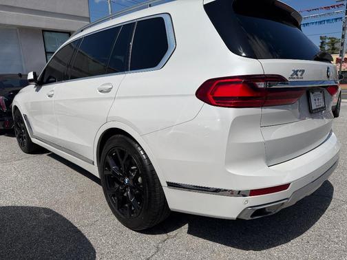 Mineral White Metallic 2020 BMW X7 xDrive40i