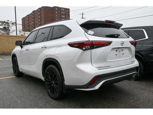 2024 Toyota Highlander XSE