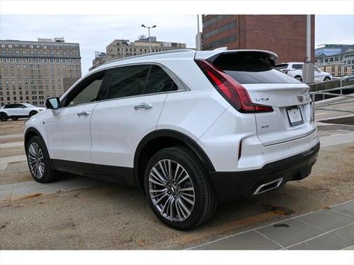 2025 Cadillac XT4 Premium Luxury