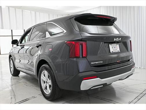 2025 Kia Sorento LX