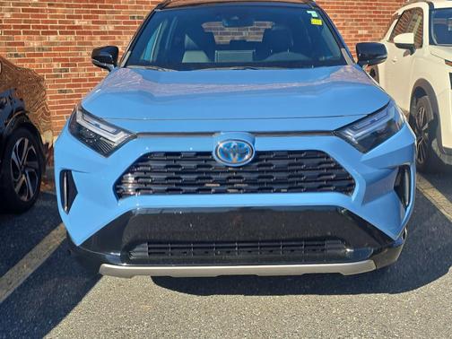2022 Toyota RAV4 Hybrid SE