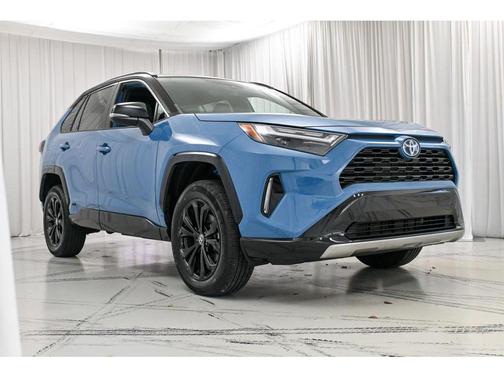 2022 Toyota RAV4 Hybrid SE