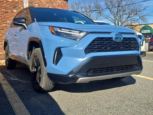 2022 Toyota RAV4 Hybrid SE