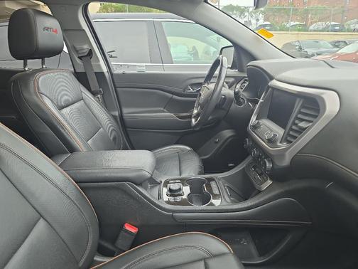 2021 GMC Acadia AWD AT4