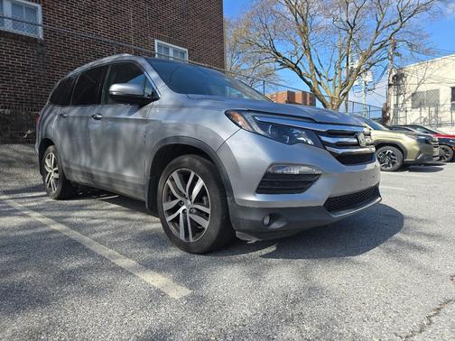 Lunar Silver Metallic 2018 Honda Pilot Elite