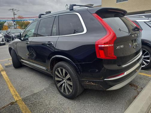 2022 Volvo XC90 T6 Inscription