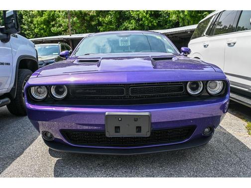 Plum Crazy Pearlcoat 2023 Dodge Challenger SXT