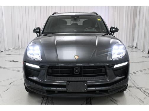 Volcano Grey Metallic 2024 Porsche Macan Macan