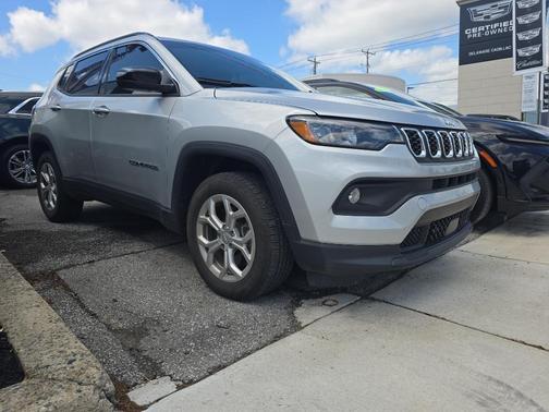 Silver Zynith Metallic Clearcoat 2024 Jeep Compass Latitude