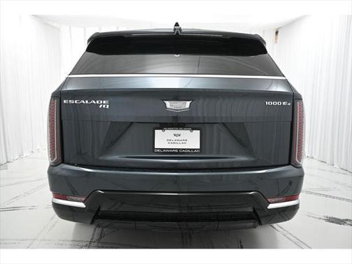 2025 Cadillac Escalade IQ Luxury 1