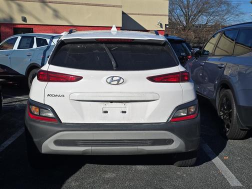 2022 Hyundai KONA SEL