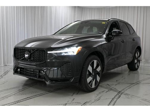 Onyx Black Metallic 2025 Volvo XC60 Plug-In Hybrid Plus, T8 AWD Electric/Gasoline, Dark
