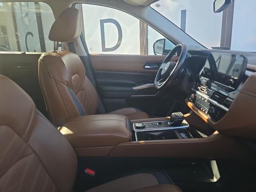 2023 Nissan Pathfinder Platinum 4WD