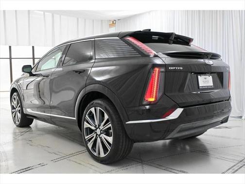 2025 Cadillac OPTIQ Luxury 2 AWD