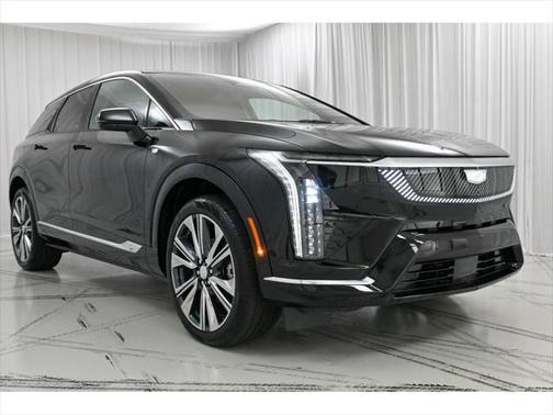 2025 Cadillac OPTIQ Luxury 2 AWD