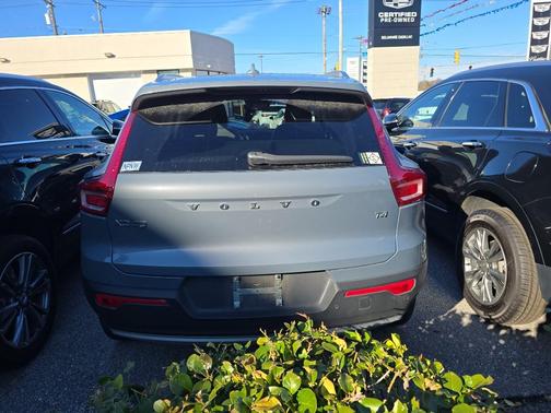 2021 Volvo XC40 T4 Momentum