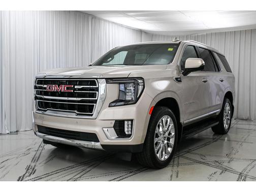 Pearl Beige Metallic 2022 GMC Yukon SLT