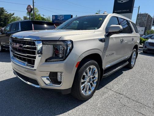 Pearl Beige Metallic 2022 GMC Yukon SLT