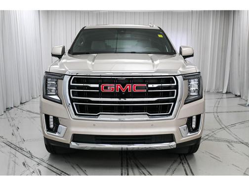 Pearl Beige Metallic 2022 GMC Yukon SLT