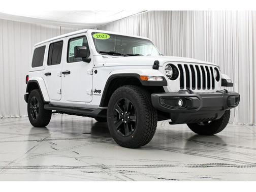 Bright White Clearcoat 2023 Jeep Wrangler 4-Door Sahara Altitude 4x4
