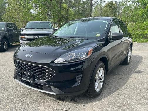 AGATE BLACK METALLIC 2022 Ford Escape SE
