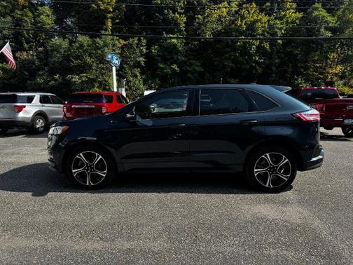 2022 Ford Edge ST