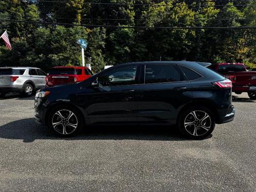 2022 Ford Edge ST