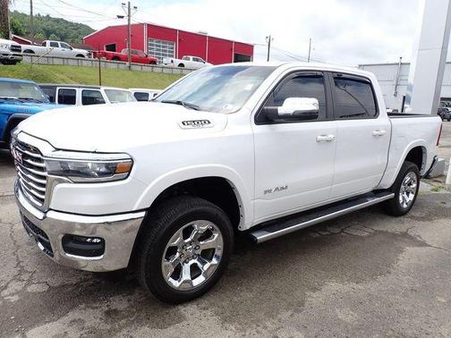 Ivory White Tri-Coat Pearlcoat 2025 RAM 1500 Laramie