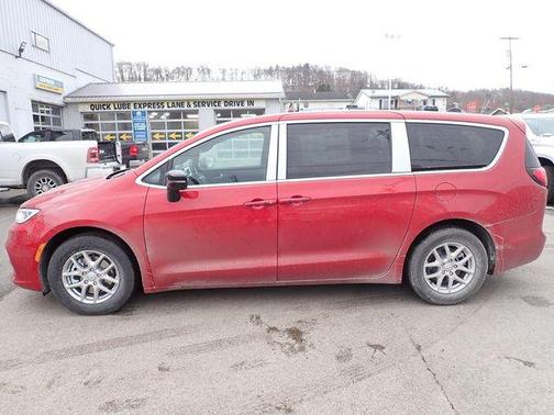 Red Hot Pearlcoat 2026 Chrysler Pacifica L