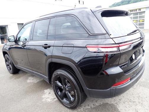 2023 Jeep Grand Cherokee Altitude 4x4