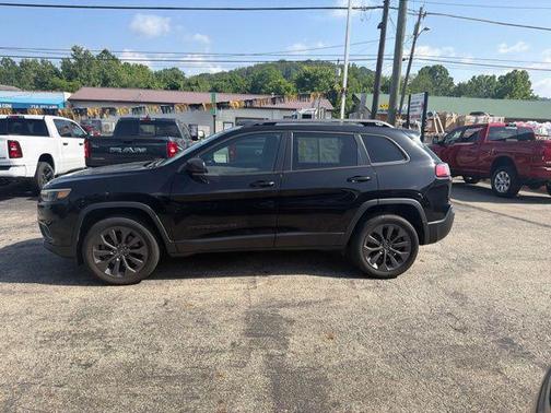 Diamond Black Crystal Pearlcoat 2021 Jeep Cherokee Latitude Lux