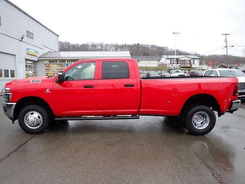 Flame Red Clearcoat 2026 RAM 3500 Tradesman Crew Cab 4x4 8' Box