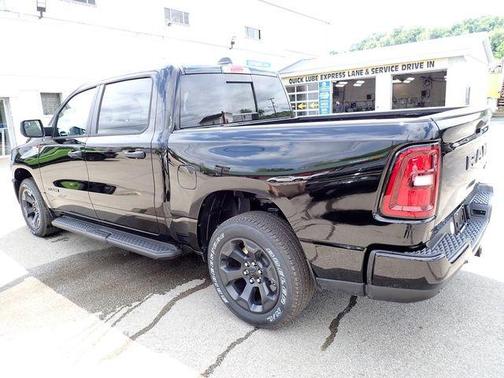 Diamond Black Crystal Pearlcoat 2026 RAM 1500 Express