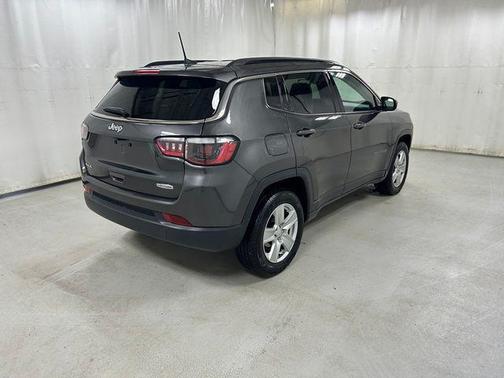 Granite Crystal Metallic Clearcoat 2022 Jeep Compass Latitude