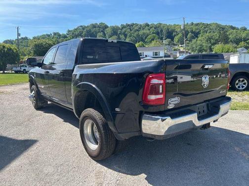 Diamond Black Crystal Pearlcoat 2021 RAM 3500 Longhorn