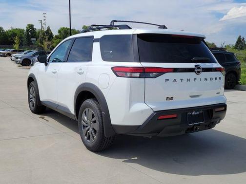Everest White Pearl Tricoat 2026 Nissan Pathfinder SV