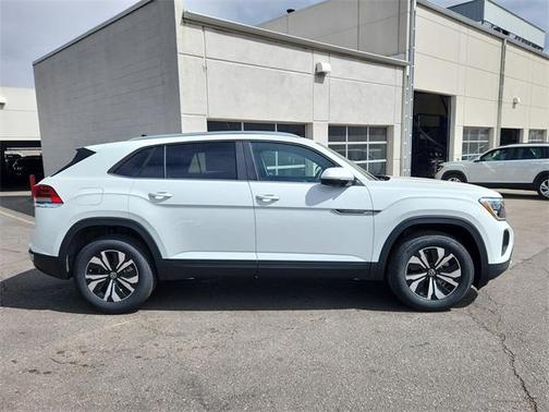2025 Volkswagen Atlas Cross Sport 2.0T SE