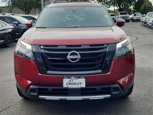 2025 Nissan Pathfinder SL 4WD