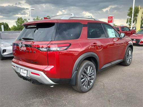 2025 Nissan Pathfinder SL 4WD